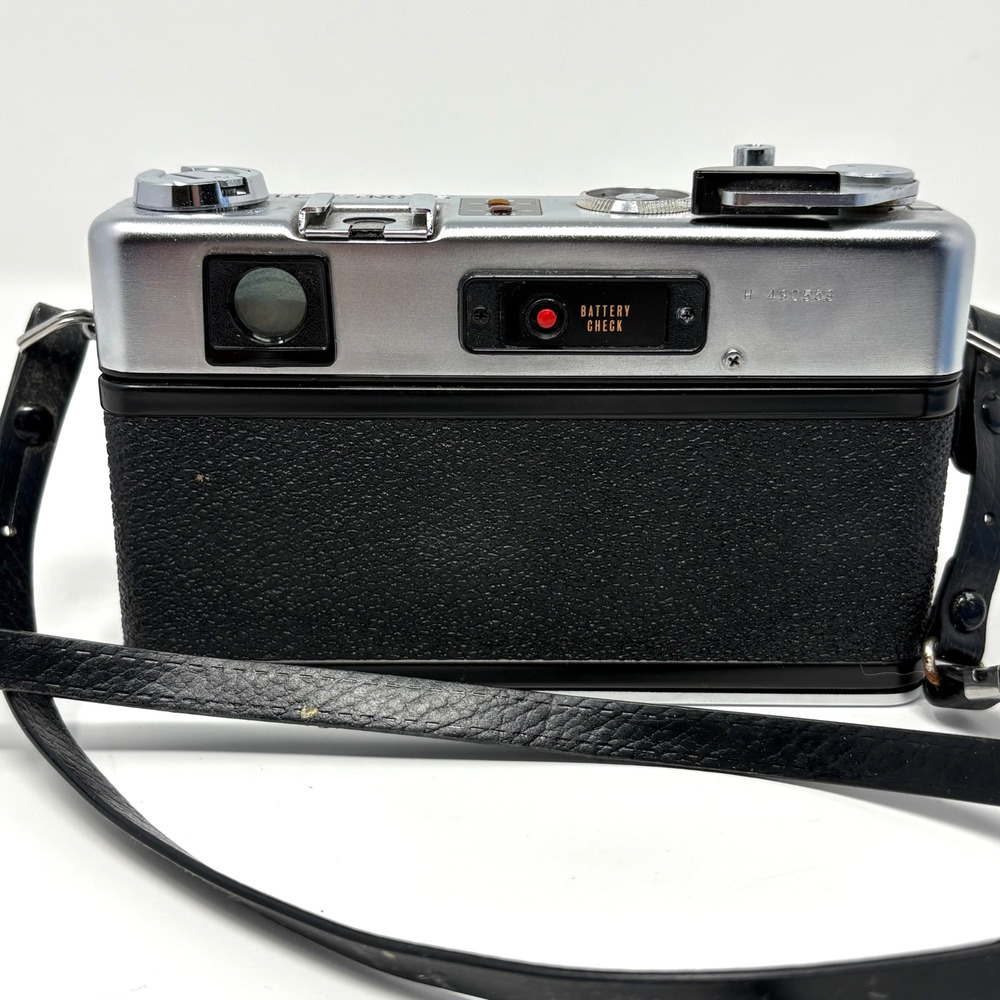 Yashica Electro 35 GSN 35mm Rangefinder w/45mm f1.7 Lens w/ Strap PARTS /REPAIR - Picture 5 of 12